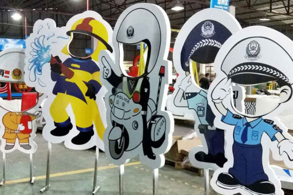 廣告數(shù)控雕刻機(jī)加工人形展板 廣告數(shù)控雕刻機(jī)加工人形展板